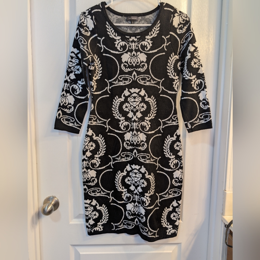 The Limited Black and White Long Sleeve Sweater Dress Sz TXS